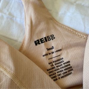 REI  braw- S salmon color-New